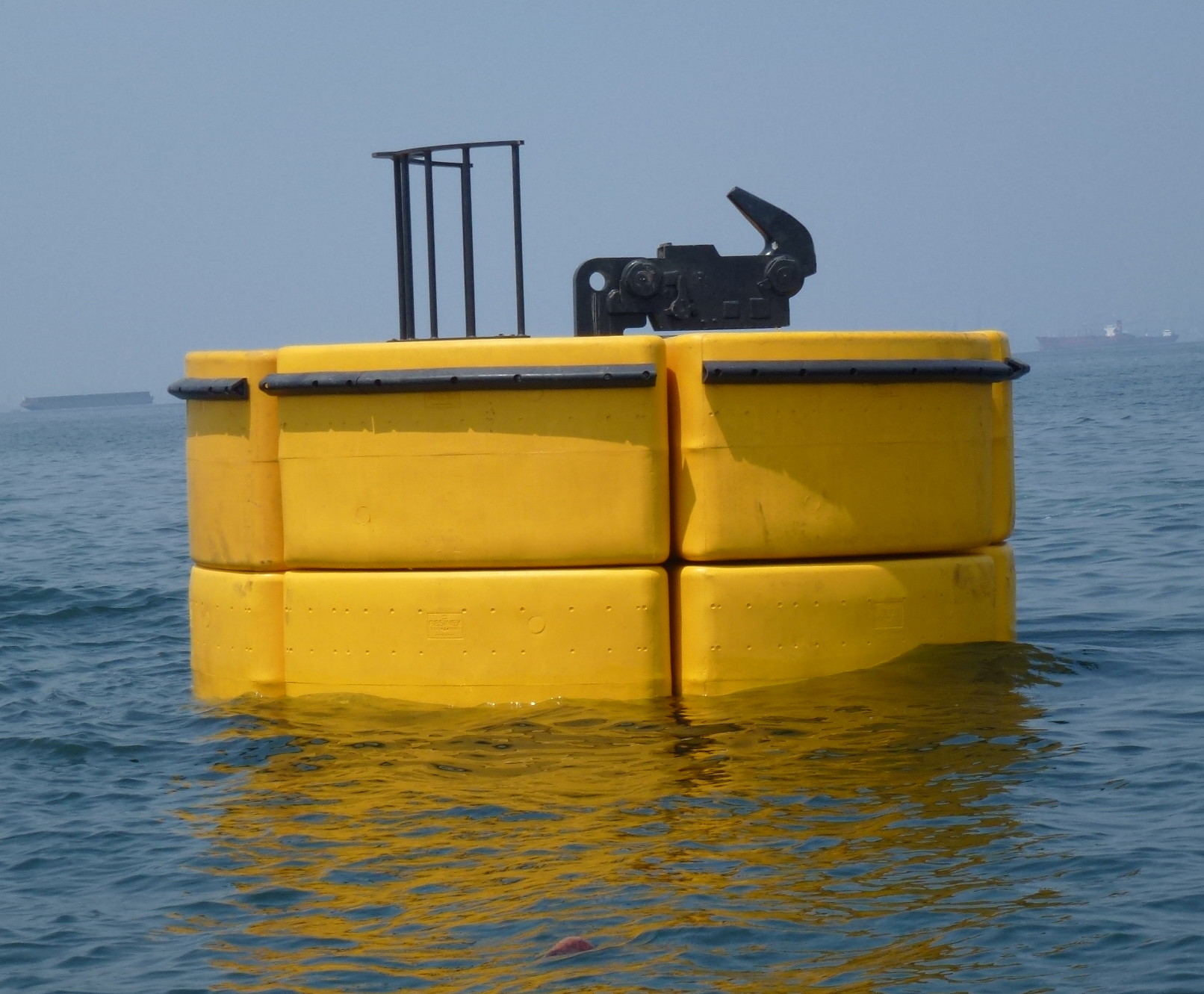 SUPPORT AND MOORING BUOYS Resinex