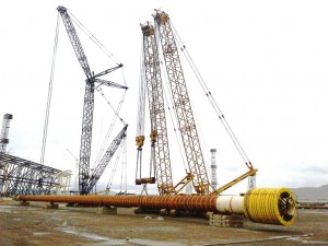 Modular floats to transport the large support pylons of the Chirag platform in the Caspian Sea.