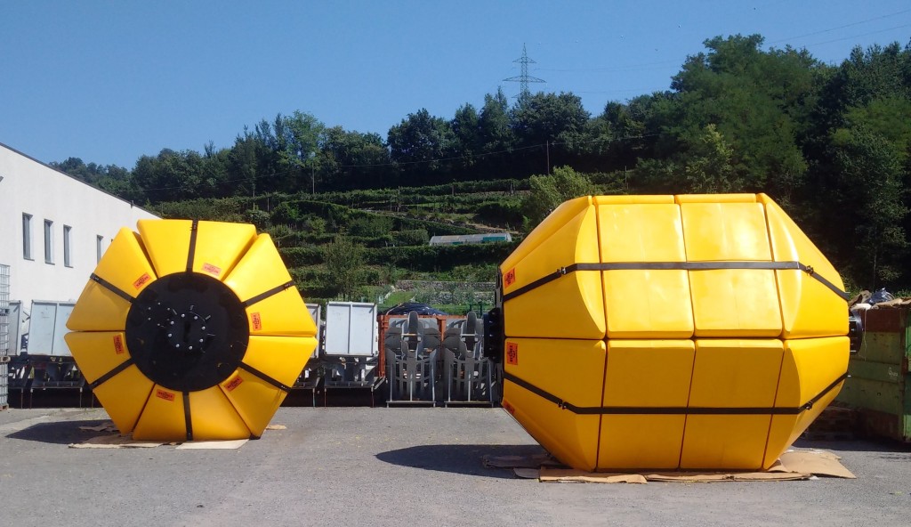 Maxi support buoys