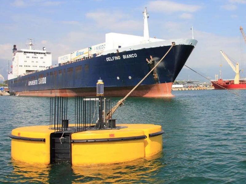 catamaran mooring buoy