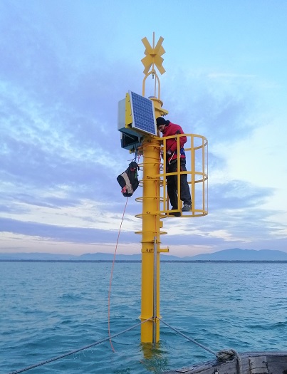  Instrumental elastic beacon in Marina di Pisa