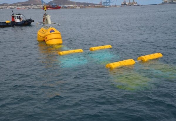 Oceanological buoys for an innovative Wavepiston project in Gran Canaria