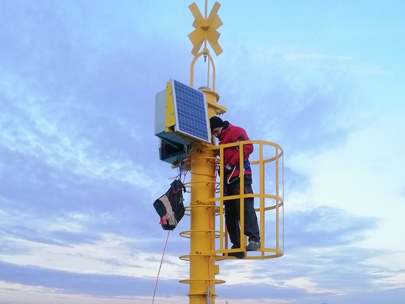 Elastic beacon in Tuscany